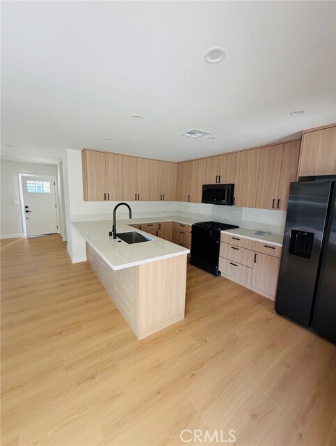 Foto del edificio - 10560 Debra Ave