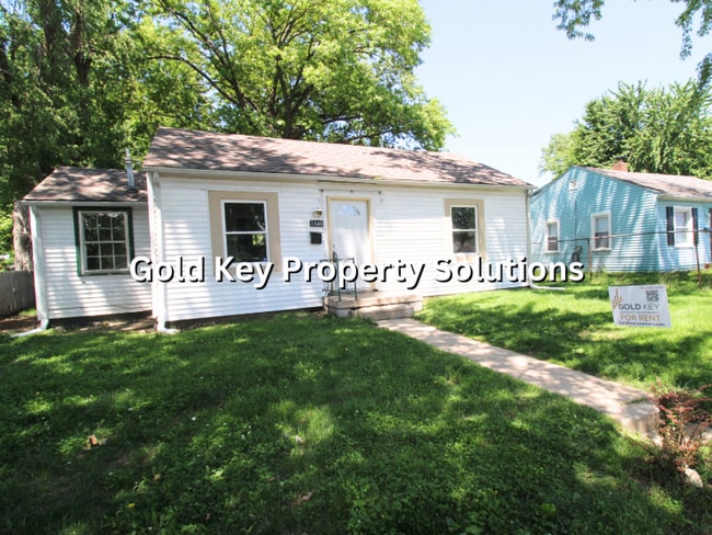 Building Photo - Updated 2 BR 1 BA House with New Flooring and Paint (SECTION 8 APPROVED)