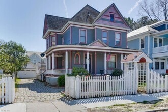 Building Photo - 1051 Naval Ave