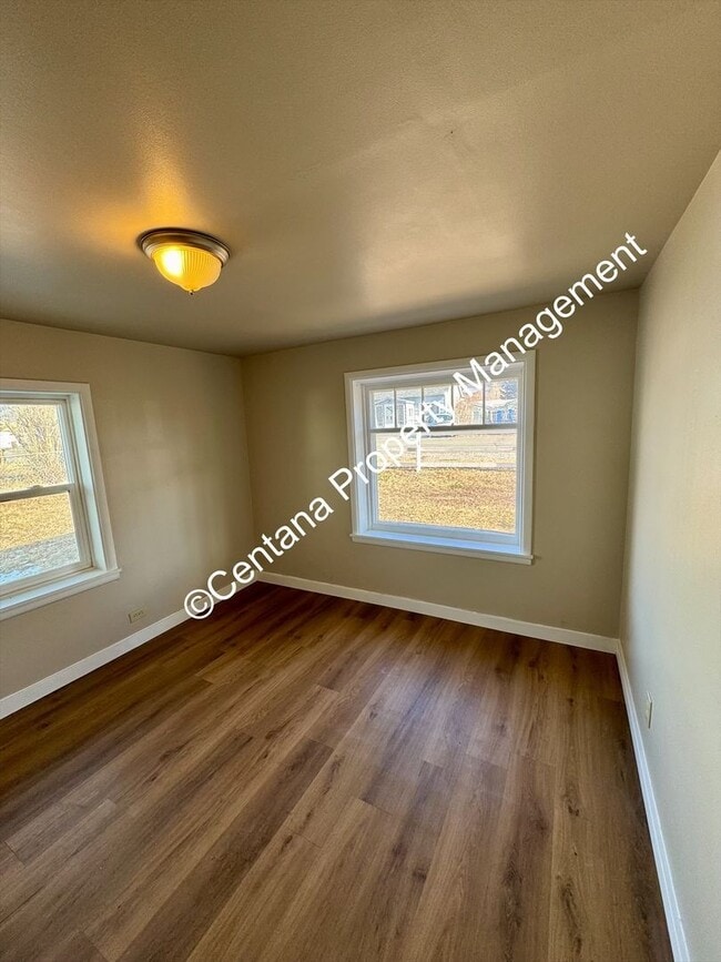 Building Photo - Two Bed One Bath House on the Flats