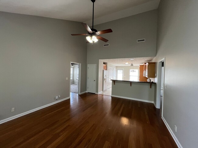 Building Photo - Nice 3 BR 2 Bath on Gold Valley - Minutes ...