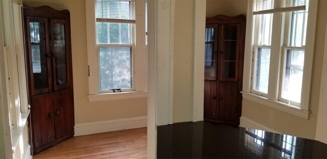 Foto del edificio - 918 25th Ave SE