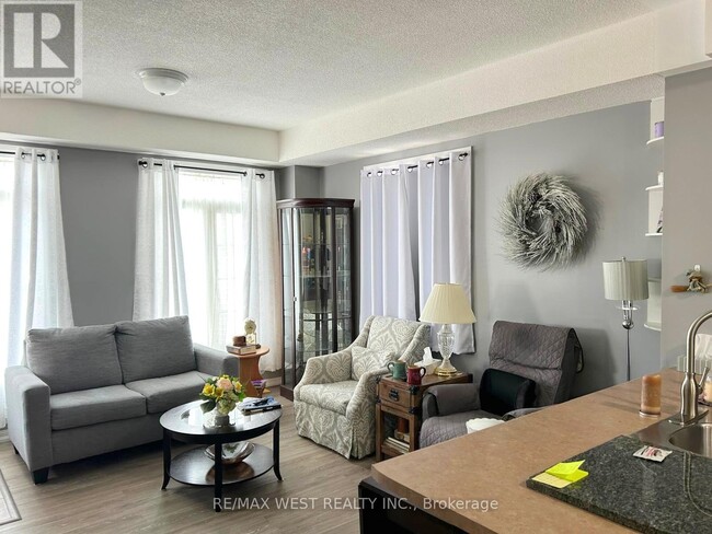 Building Photo - 358 Edgehill Dr