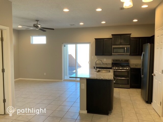 Building Photo - 2321 Estrella Ct NE