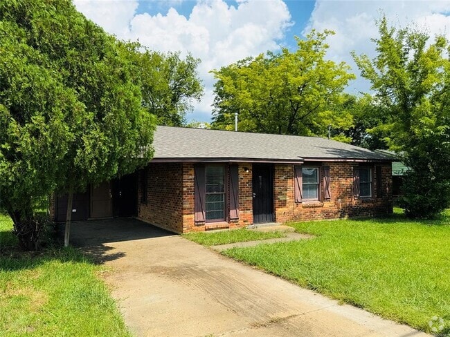 Building Photo - 5001 Mobile Hwy