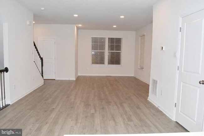 Building Photo - 420 Herringbone Wy