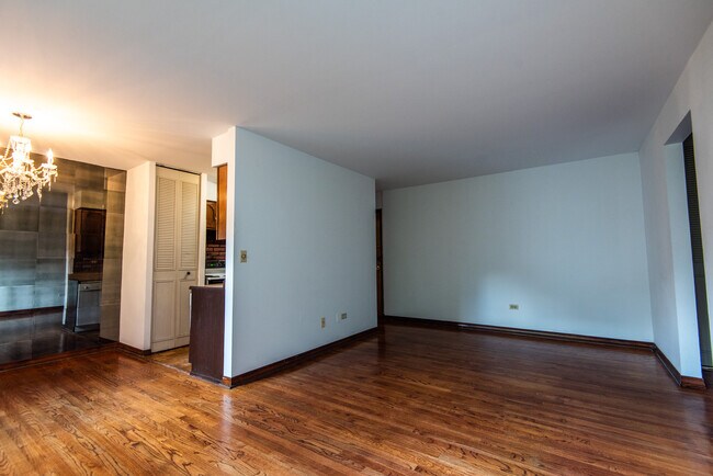 Foto del edificio - 420 W Aldine Ave