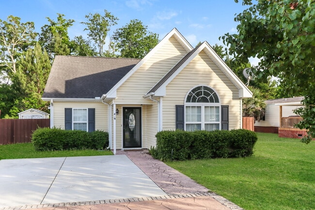 Building Photo - "Spacious 4-Bed, 3-Bath Haven in Myrtle Beach - Your Perfect Coastal Retreat!"