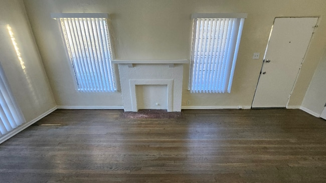 Building Photo - 519 N Gardner St