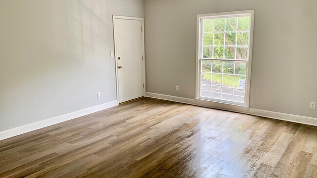Building Photo - 5931 Quail Hollow Rd