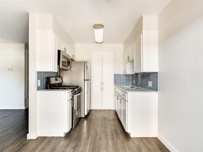 Foto del edificio - 6113 Manor Rd