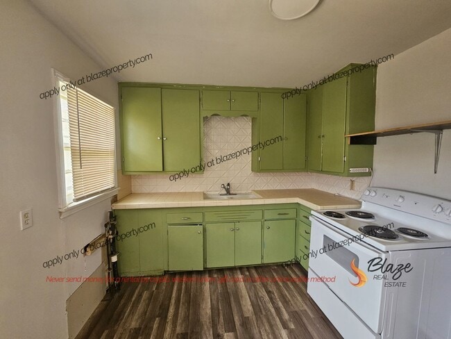 Building Photo - Hamlet Charming