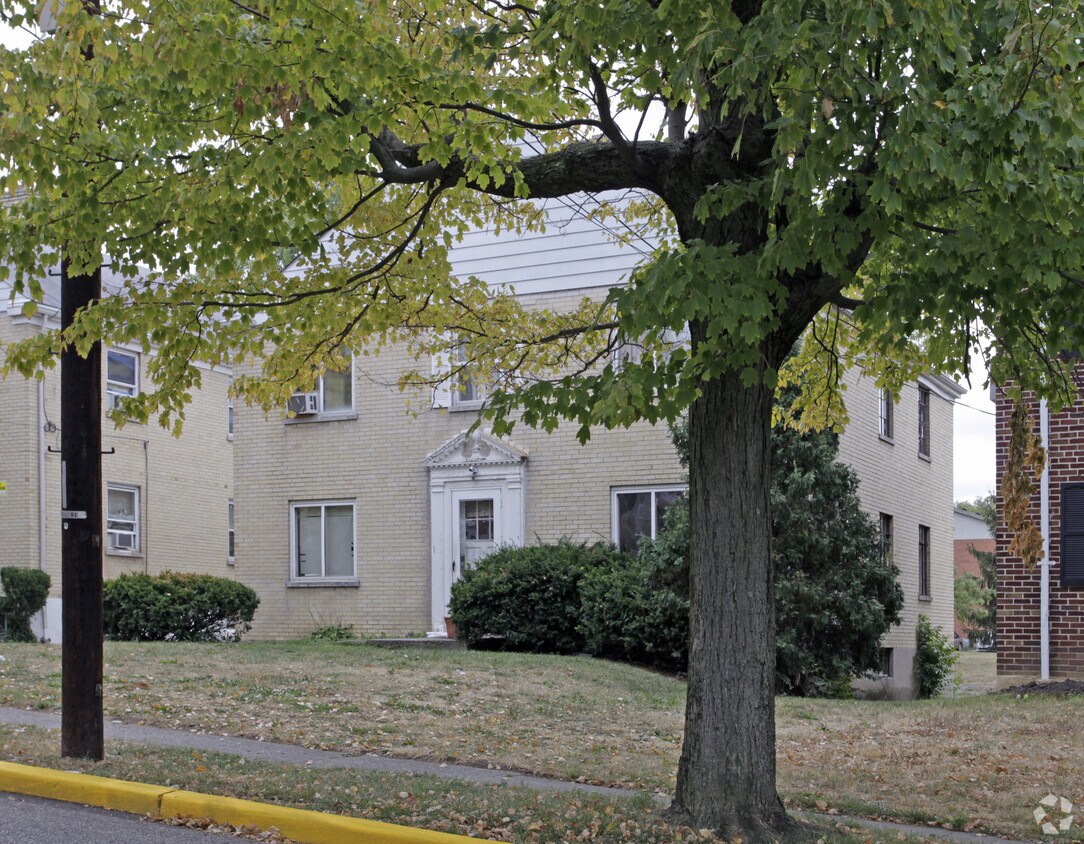 31 Gahl Ter, Reading, OH 45215 Apartments in Reading, OH