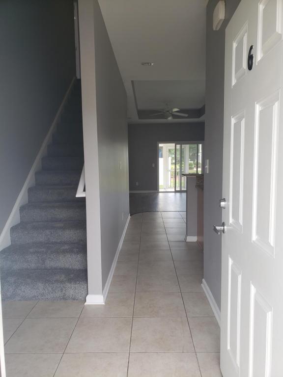 Foto del edificio - 211 Pendleton Pl
