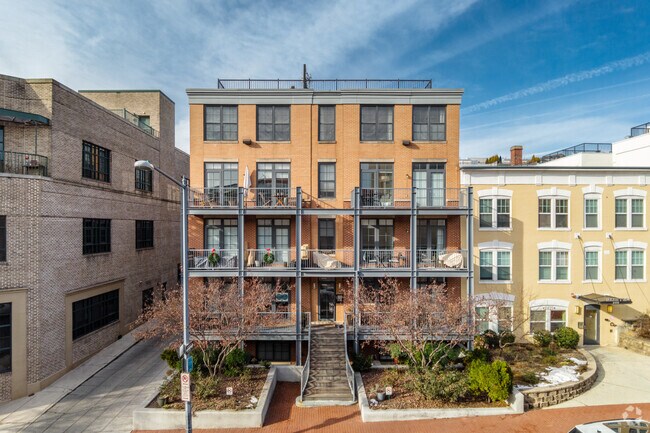 Building Photo - 2412 17th St NW