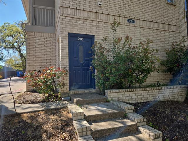 Foto del edificio - 1501 Cedar Elm Dr
