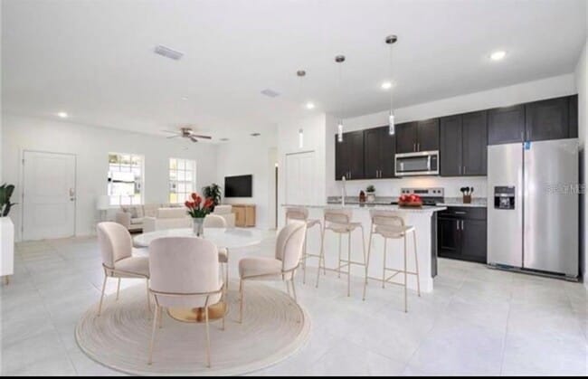 Building Photo - 2601 SW 175 Loop