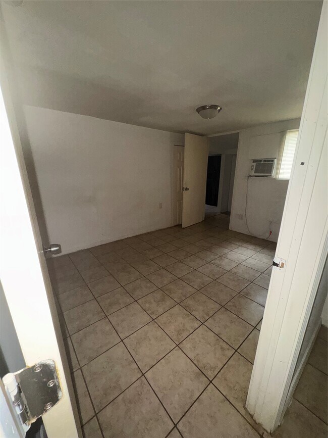 Building Photo - 2501 Truxillo St