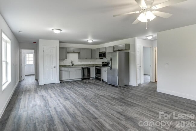 Foto del edificio - 167 Quinn Hill Ln