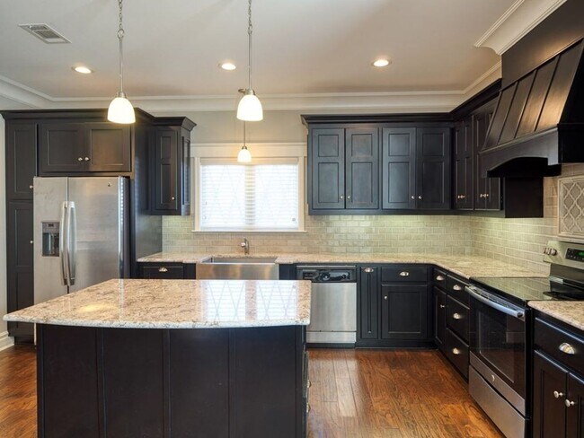 Foto del edificio - Beautiful 4BD/3.5BA. Fenced in Back Yard!!
