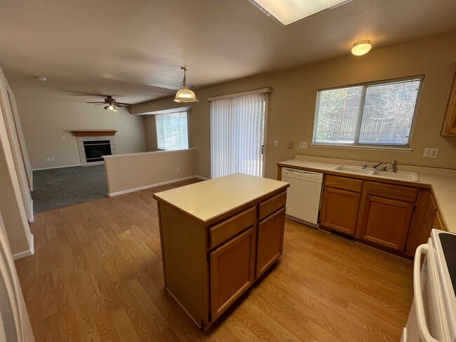 Foto del edificio - 3 bed/2.5 bath Available now! Milestone RES
