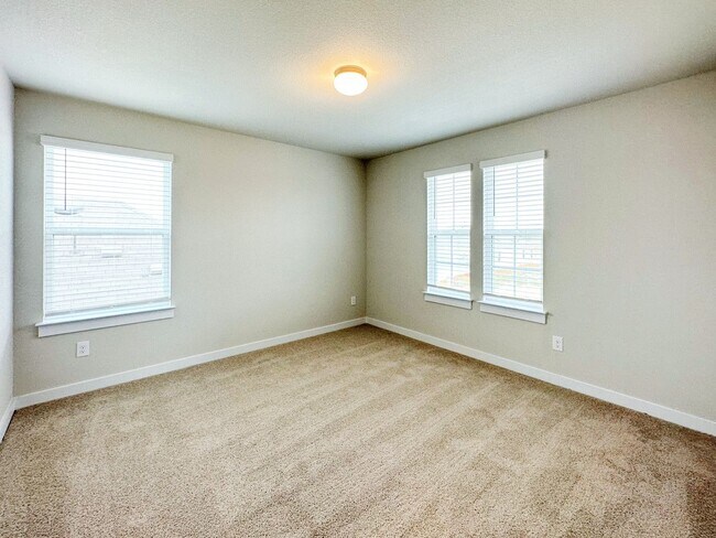 Foto del edificio - 424 Hortus Dr