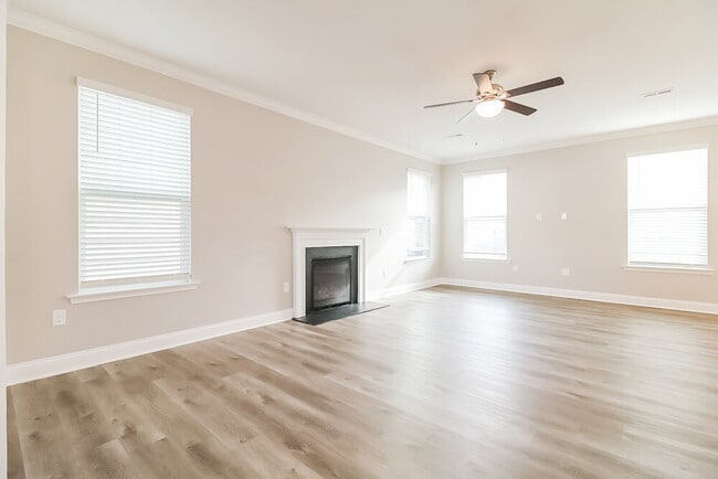 Foto del edificio - 454 Outwater Ridge Dr
