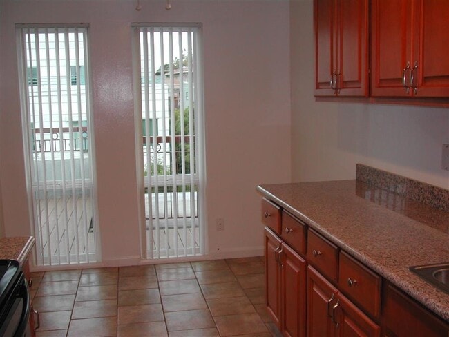 Building Photo - 3840 Howe St
