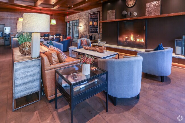 Salón - Overture Fairview 55+ Active Adult Apartment Homes