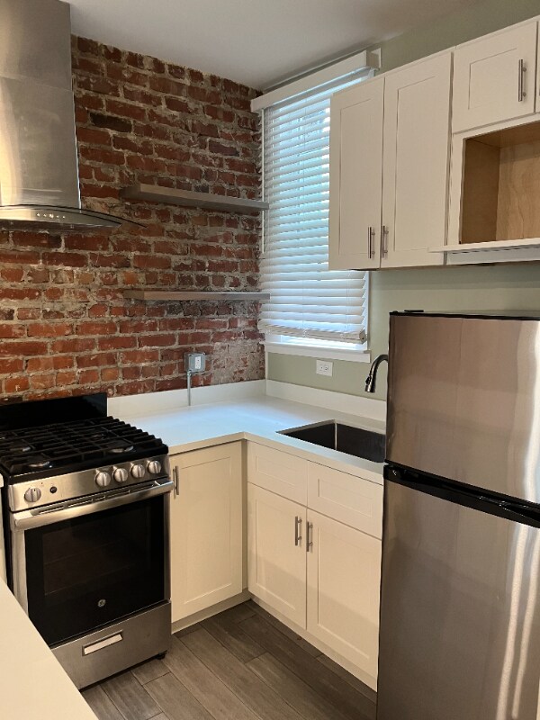 Primary Photo - 525 Hyde St