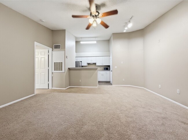 Building Photo - 3rd Floor 2/2 Condo near Millenia Mall with private patio