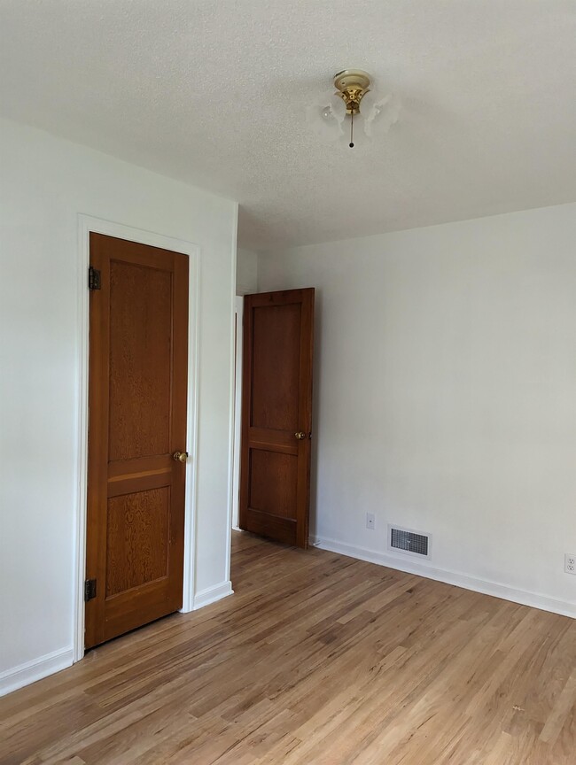 Foto del edificio - 3529 Dunn Ave