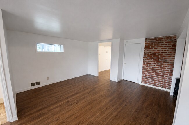 Foto del edificio - 3701 Rockefeller Ave