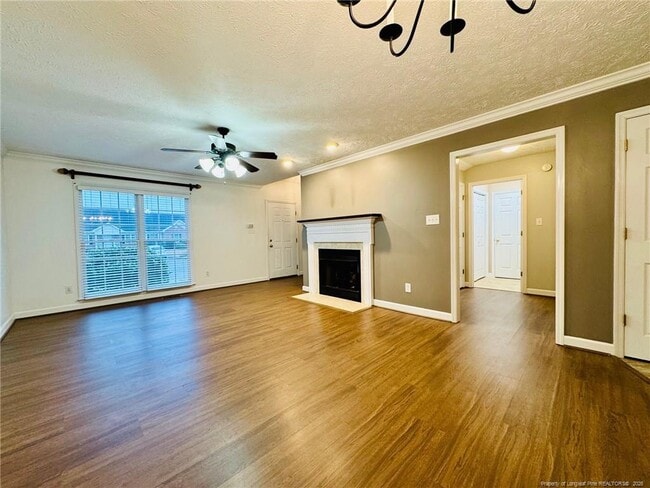 Building Photo - 616 Amberdale W Cir