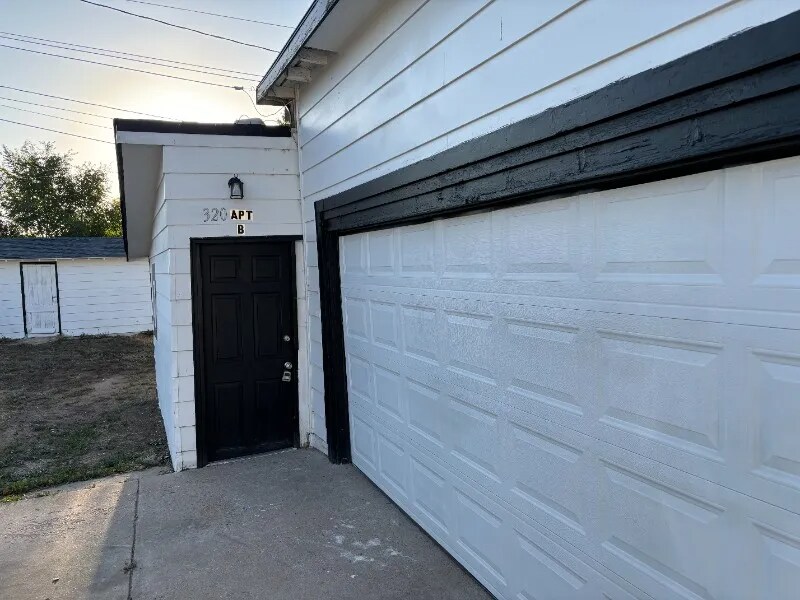 Primary Photo - 320 13th Ave