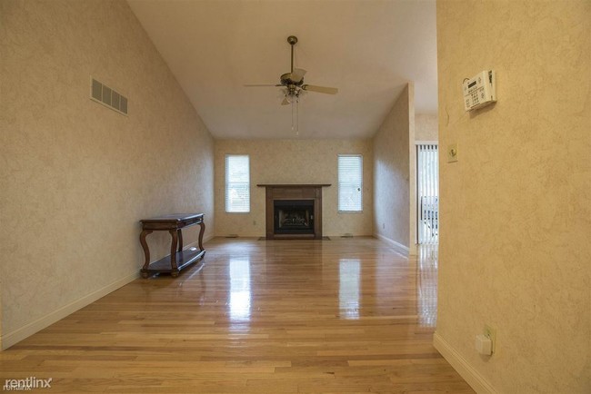 Foto del edificio - 3716 Candlewyck Club Dr