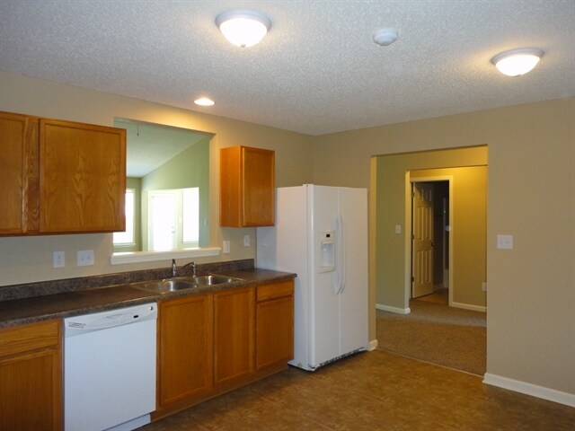 Foto del edificio - 734 Daybreak Drive
