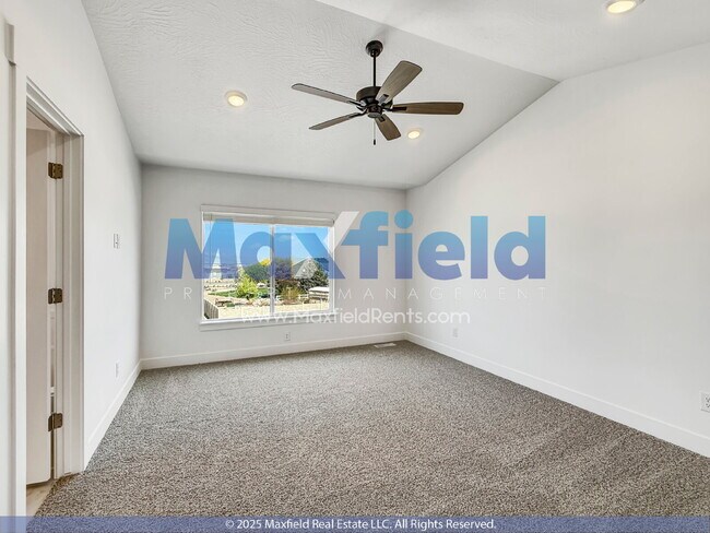 Foto del edificio - LEASE SPECIAL $100 OFF (First 3 Months) Town House 3BD 2.5BTH 2GAR - SPANISH FORK
