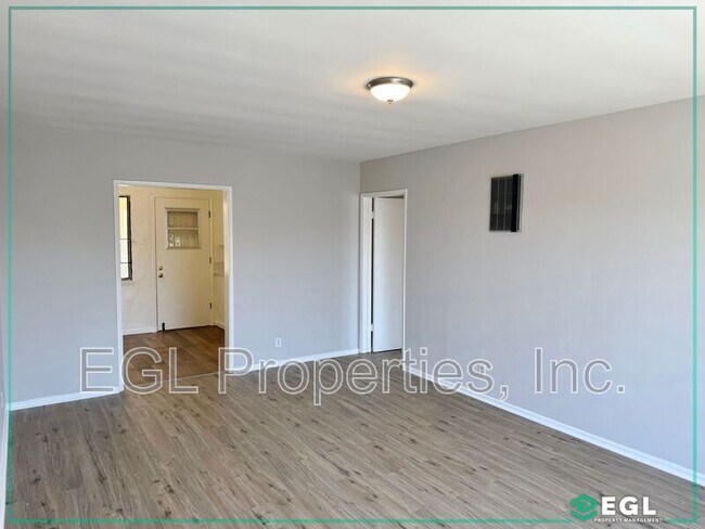 Building Photo - 5918 S West Blvd