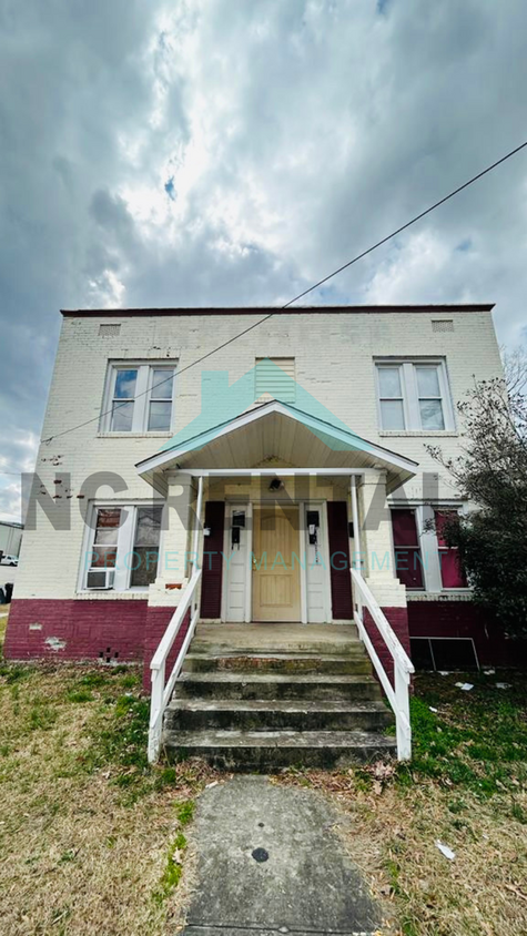 Primary Photo - 202 W Holt St