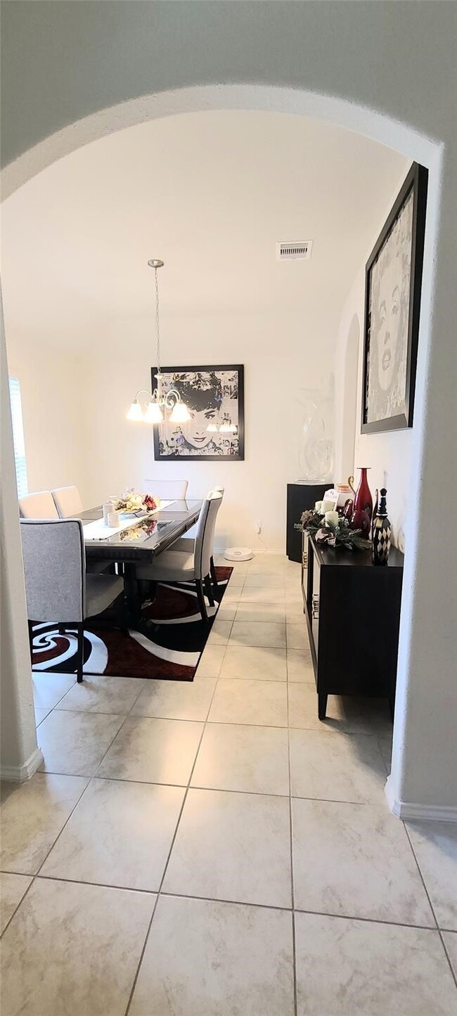 Building Photo - 2710 Little Caney Way