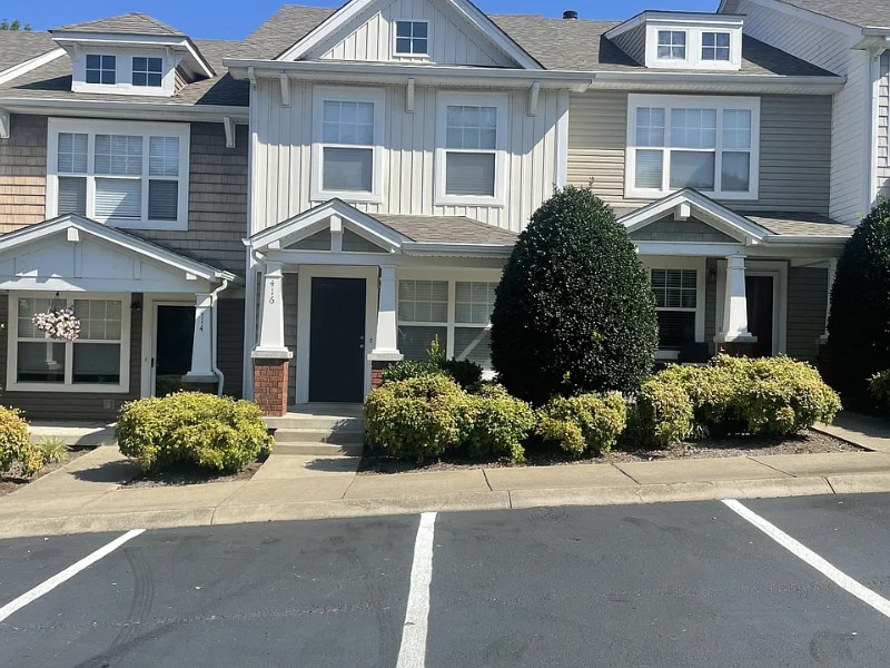 Primary Photo - 416 Flintlock Ct