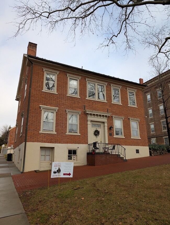 Building Photo - 426-2 Heckewelder Pl