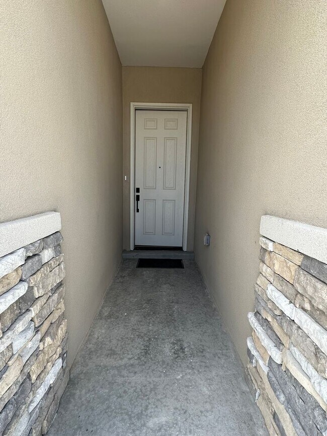 Foto del edificio - 1471 Cabin Creek Ave