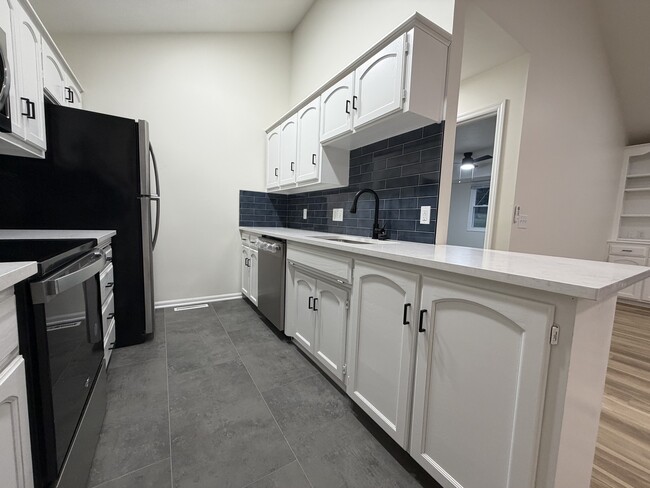 Foto del edificio - 10325 Ohio Plz