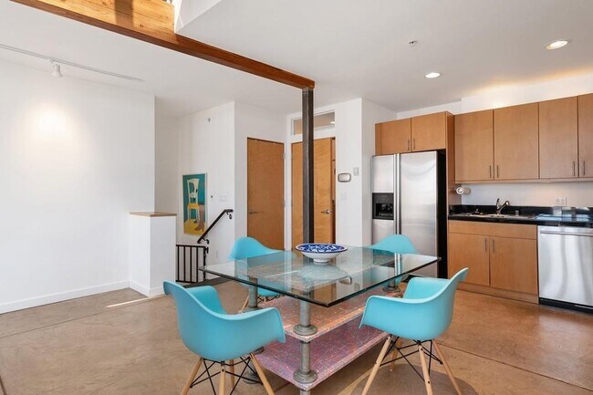 Building Photo - 1012 Marquez Pl