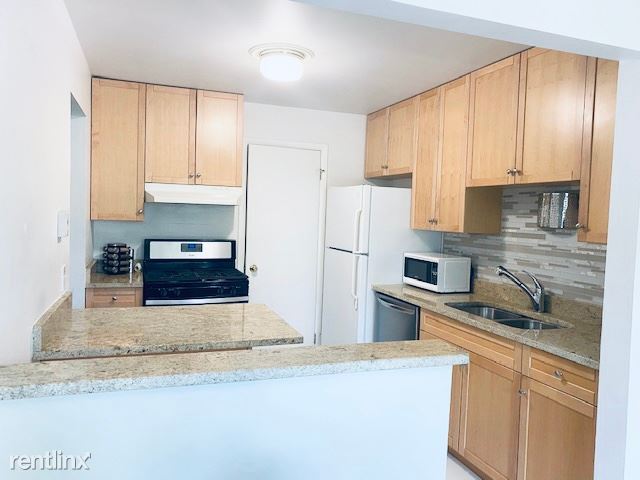Building Photo - 456 Thornhill Ln