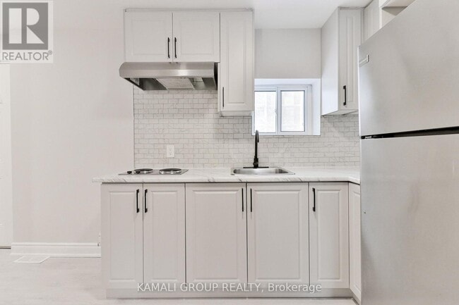 Building Photo - UNIT 1 - 93 MCMILLAN Dr
