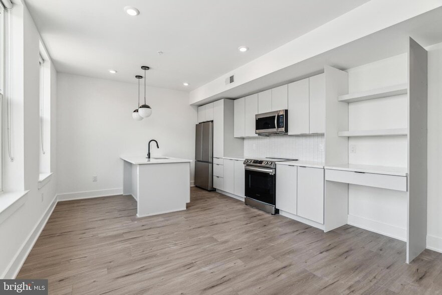 Primary Photo - 139 W Chelten Ave