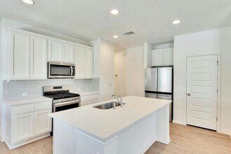 Building Photo - 6901 Smarty Jones Ln